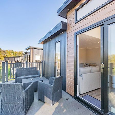 Waterside Hambleton Lakeside Lodges Poulton-le-Fylde Exteriér fotografie