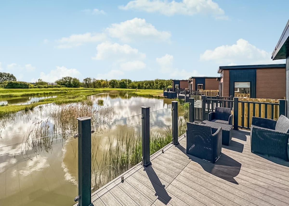 Waterside Hambleton Lakeside Lodges Poulton-le-Fylde Exteriér fotografie